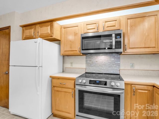 341 Laurel Park Place, Hendersonville, NC 28791