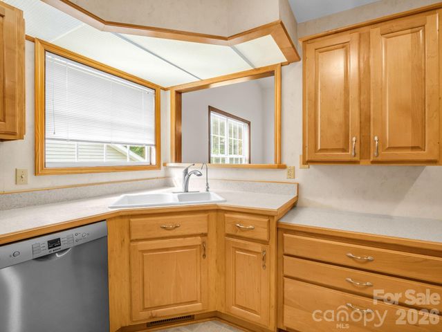341 Laurel Park Place, Hendersonville, NC 28791