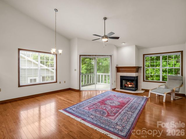 341 Laurel Park Place, Hendersonville, NC 28791