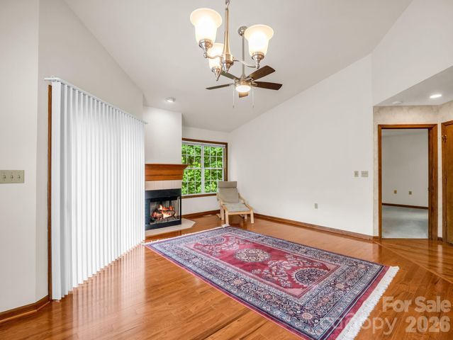 341 Laurel Park Place, Hendersonville, NC 28791