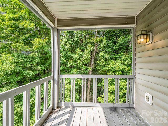 341 Laurel Park Place, Hendersonville, NC 28791