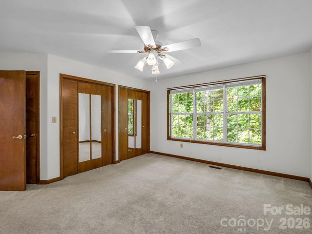 341 Laurel Park Place, Hendersonville, NC 28791