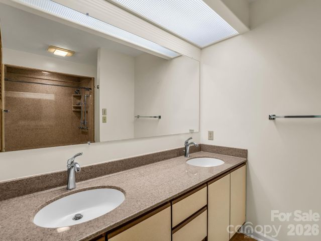 341 Laurel Park Place, Hendersonville, NC 28791
