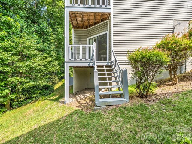 341 Laurel Park Place, Hendersonville, NC 28791