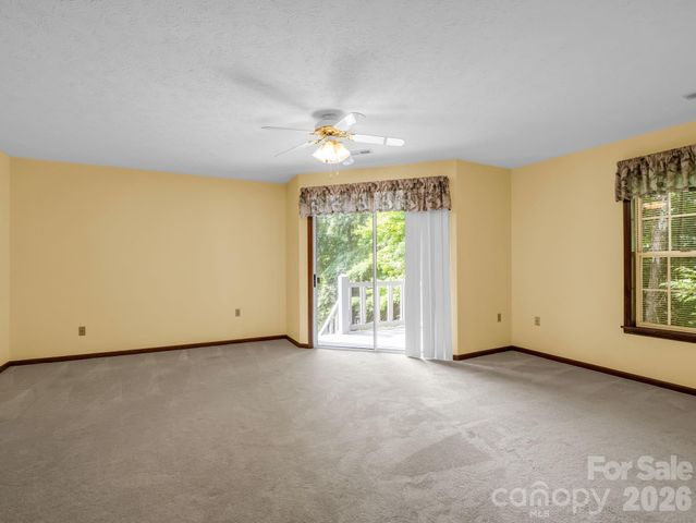 341 Laurel Park Place, Hendersonville, NC 28791