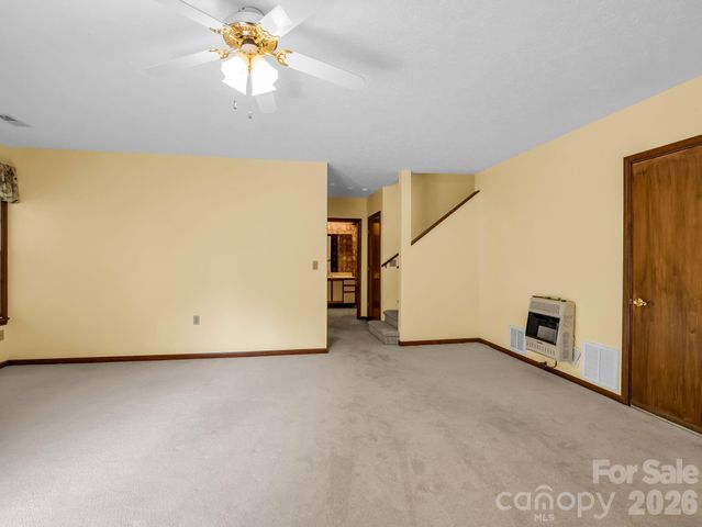 341 Laurel Park Place, Hendersonville, NC 28791