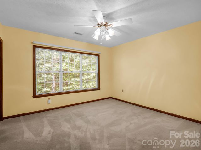 341 Laurel Park Place, Hendersonville, NC 28791