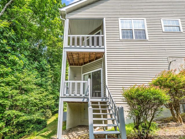 341 Laurel Park Place, Hendersonville, NC 28791