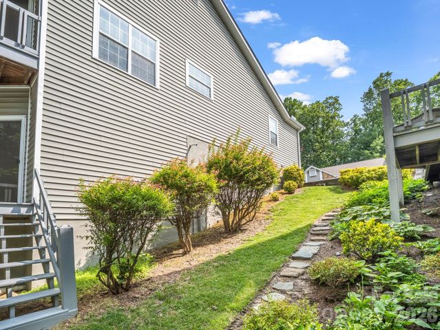 341 Laurel Park Place, Hendersonville, NC 28791