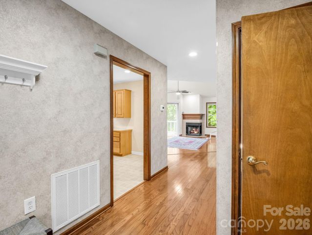 341 Laurel Park Place, Hendersonville, NC 28791