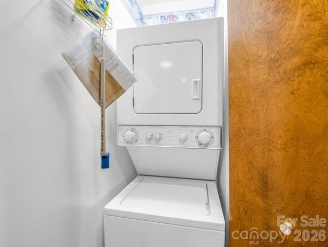 341 Laurel Park Place, Hendersonville, NC 28791
