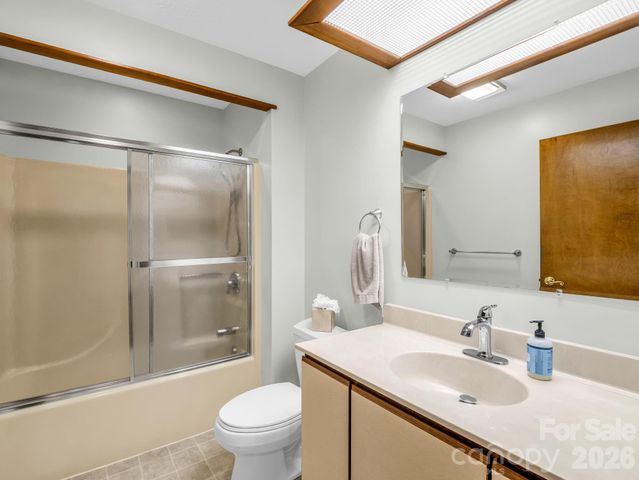 341 Laurel Park Place, Hendersonville, NC 28791