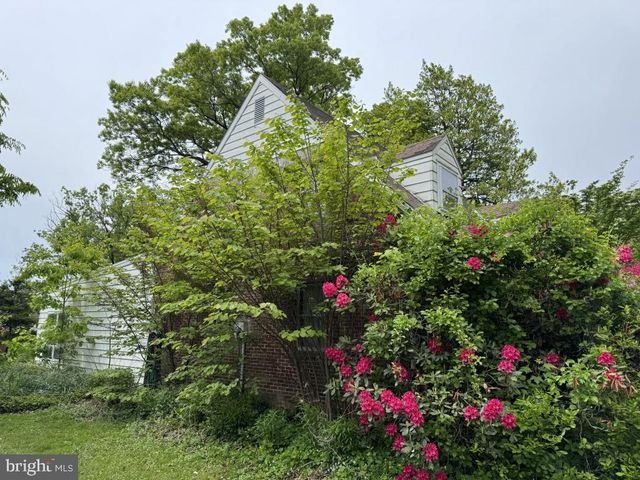 1996 PARK PLZ, Lancaster, PA 17601