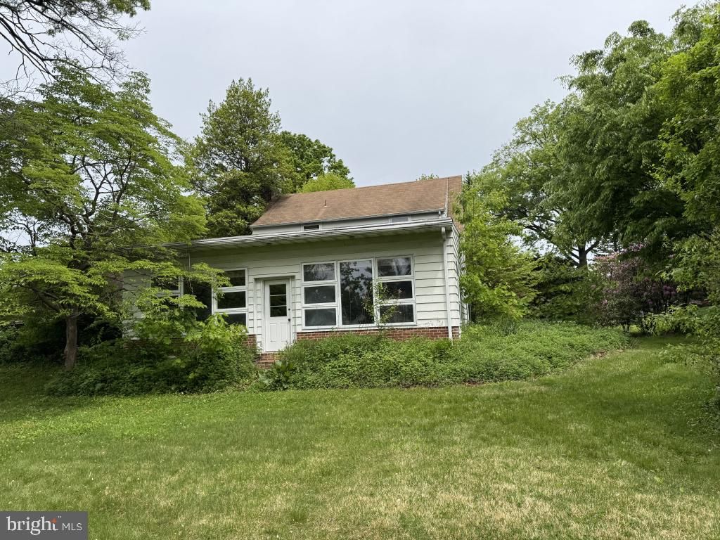 1996 PARK PLZ, Lancaster, PA 17601