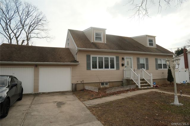 839 7th Street, West Babylon, NY 11704