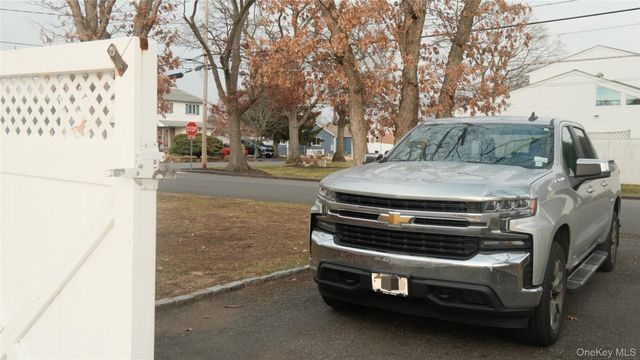 839 7th Street, West Babylon, NY 11704