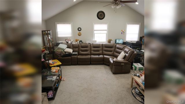 839 7th Street, West Babylon, NY 11704