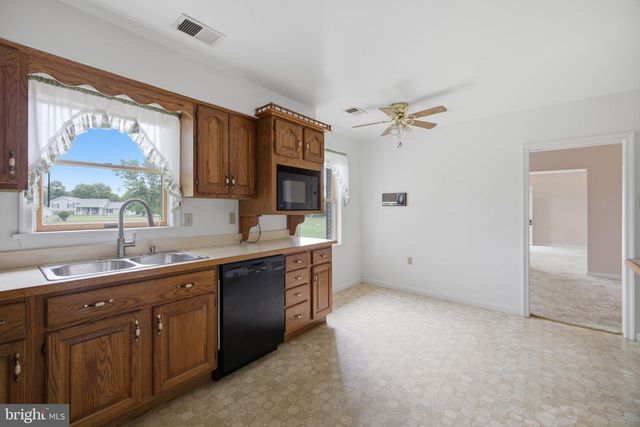 108 CHERRY HILL FARM DR, Kearneysville, WV 25430