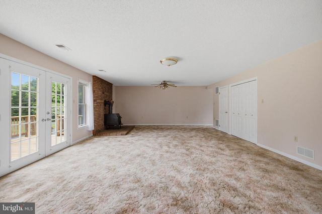 108 CHERRY HILL FARM DR, Kearneysville, WV 25430
