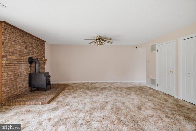108 CHERRY HILL FARM DR, Kearneysville, WV 25430