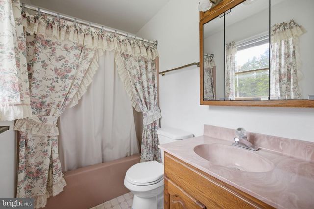 108 CHERRY HILL FARM DR, Kearneysville, WV 25430
