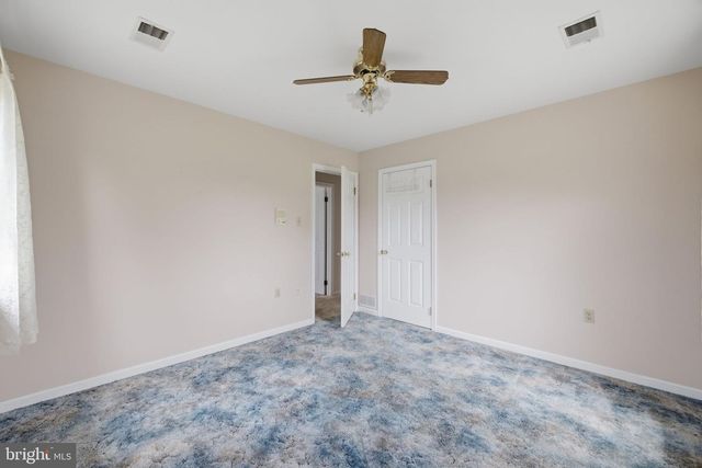 108 CHERRY HILL FARM DR, Kearneysville, WV 25430