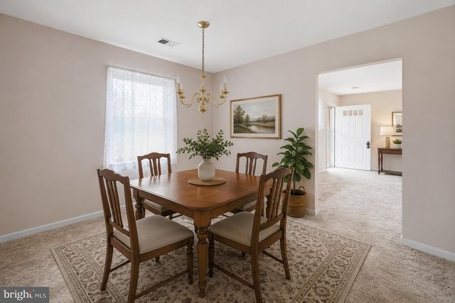 108 CHERRY HILL FARM DR, Kearneysville, WV 25430