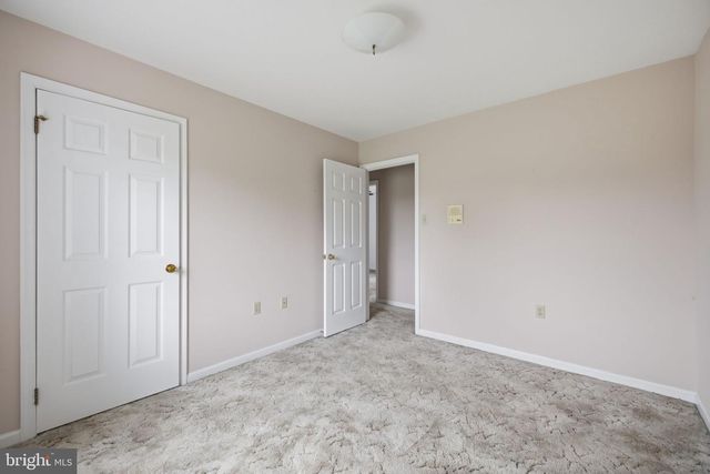 108 CHERRY HILL FARM DR, Kearneysville, WV 25430