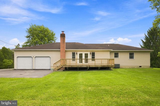 108 CHERRY HILL FARM DR, Kearneysville, WV 25430