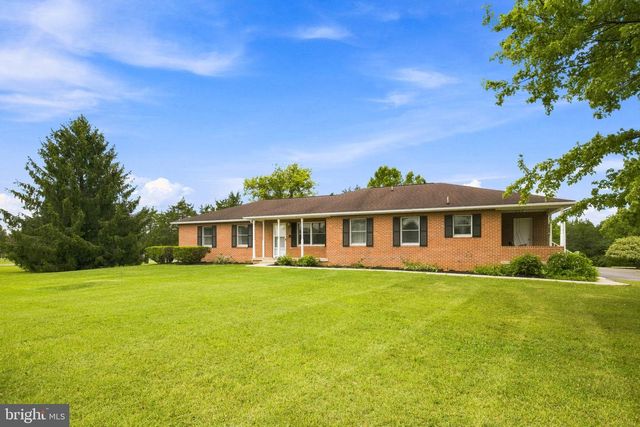 108 CHERRY HILL FARM DR, Kearneysville, WV 25430