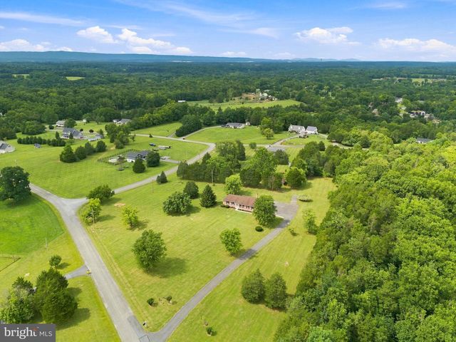 108 CHERRY HILL FARM DR, Kearneysville, WV 25430