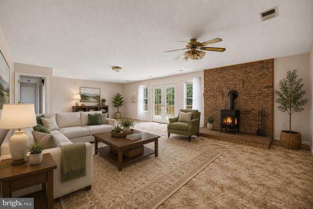 108 CHERRY HILL FARM DR, Kearneysville, WV 25430