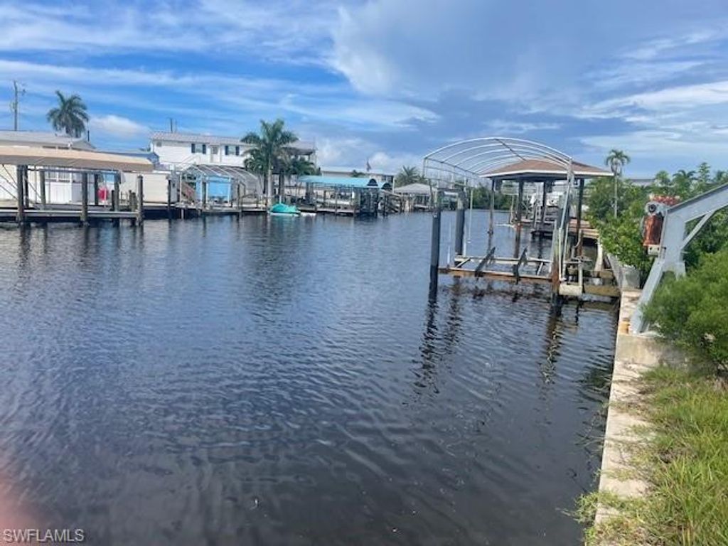 3875 Royal Palm DR, ST. JAMES CITY, FL 33956 — photo 4