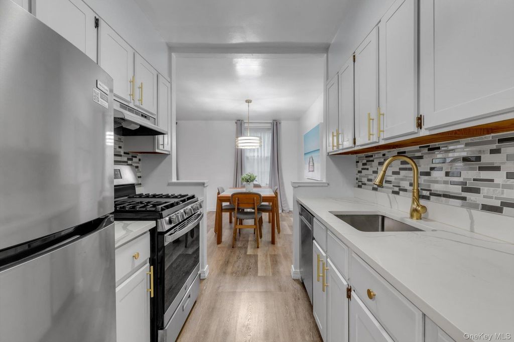 43-25 Douglaston Parkway #2-G, Douglaston, NY 11363 — photo 4