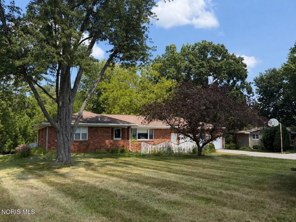 9950 Bucher Road, Whitehouse, OH 43571
