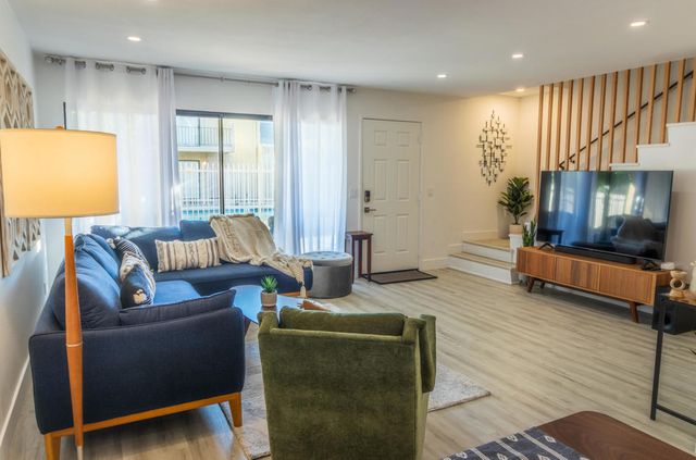 2415 Los Patos Drive, Palm Springs, CA 92264