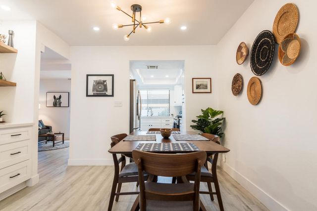 2415 Los Patos Drive, Palm Springs, CA 92264