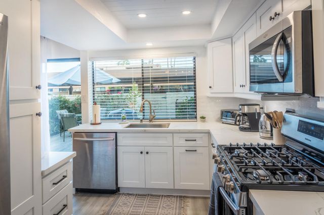 2415 Los Patos Drive, Palm Springs, CA 92264