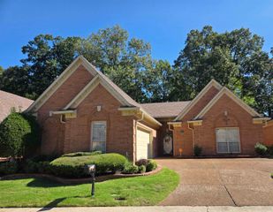 1840 WOODCHASE GLEN DR, Memphis, TN 38016