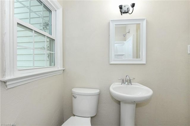 935 Highland Avenue, Greensboro, NC 27403