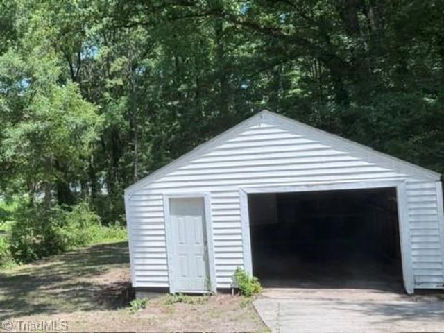 935 Highland Avenue, Greensboro, NC 27403