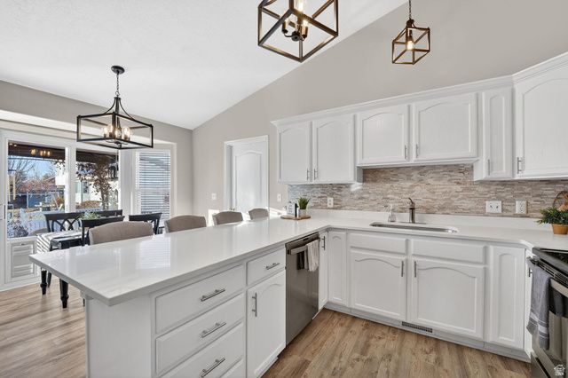 1573 W ERICKSON PARK DR, West Jordan, UT 84084