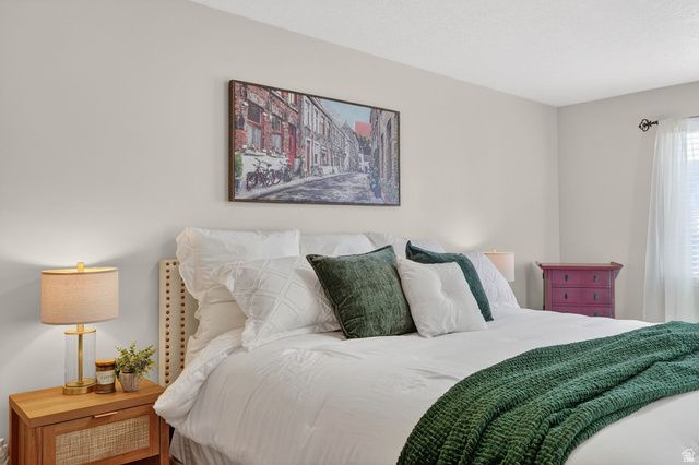 1573 W ERICKSON PARK DR, West Jordan, UT 84084