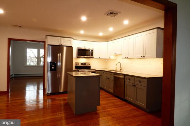 151 WASHINGTON ST, Red Hill, PA 18076