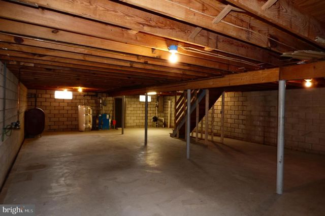 151 WASHINGTON ST, Red Hill, PA 18076