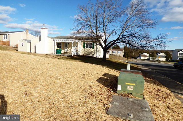 151 WASHINGTON ST, Red Hill, PA 18076