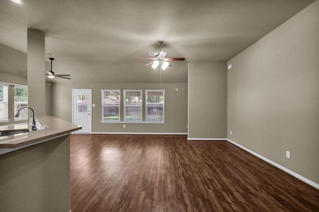 604 Foxmeadow Lane, Cleveland, TX 77327