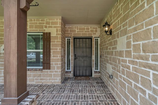 604 Foxmeadow Lane, Cleveland, TX 77327