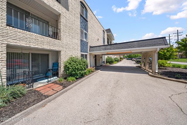 4825 Sherburn Ln 307-B, Louisville, KY 40207