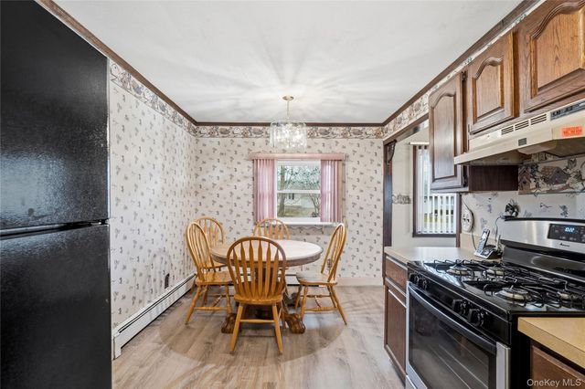 24 Avenue A, Holbrook, NY 11741